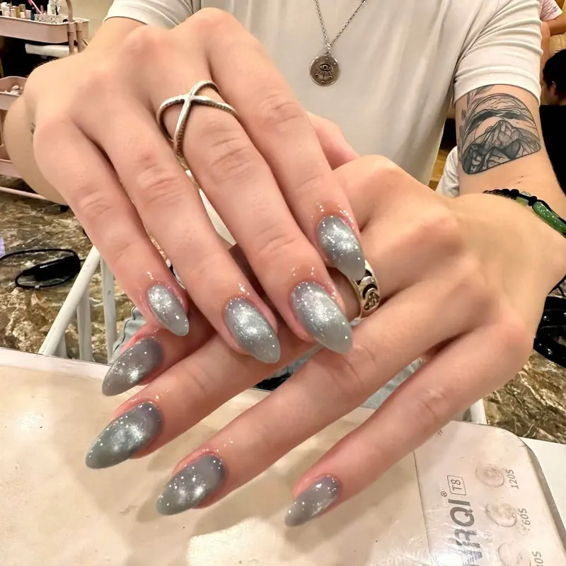Japanese Aurora Chrome Gleam - Da Nang Nail Art